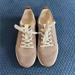 Dr. Scholl's Women's Knit Sneakers in Light Brown and Cream